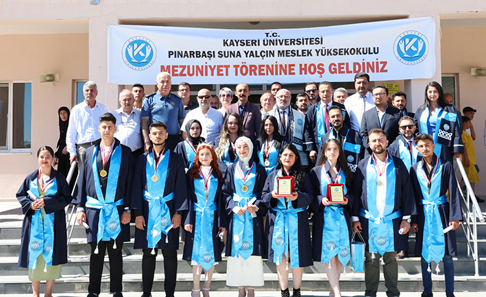 KAYÜ Pınarbaşı 71 Öğrenci Mezun Etti 